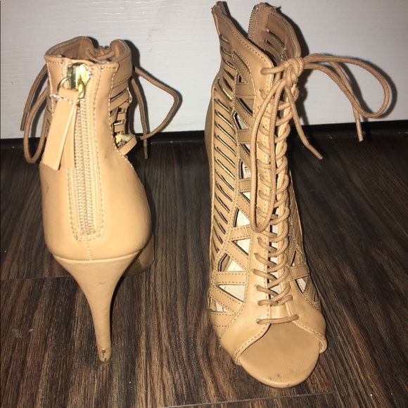 Laced Heels - Picture 2 of 3